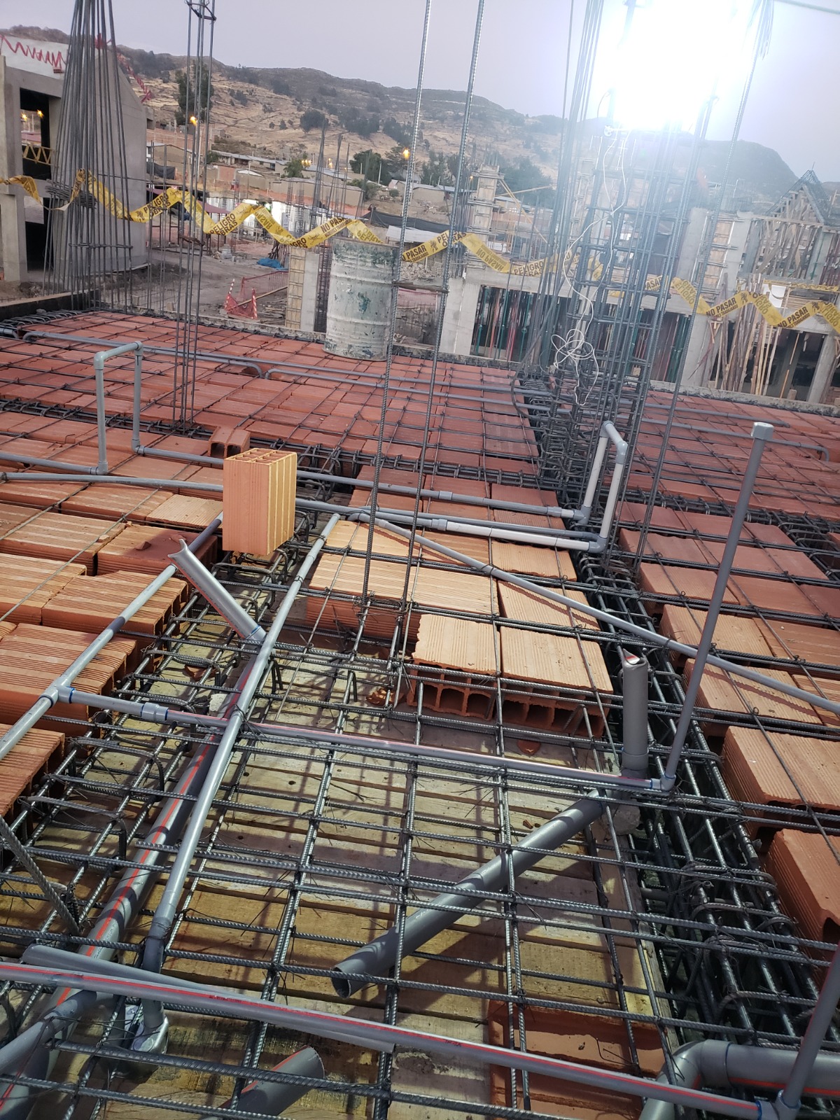 Montaje de válvulas y accesorios en red