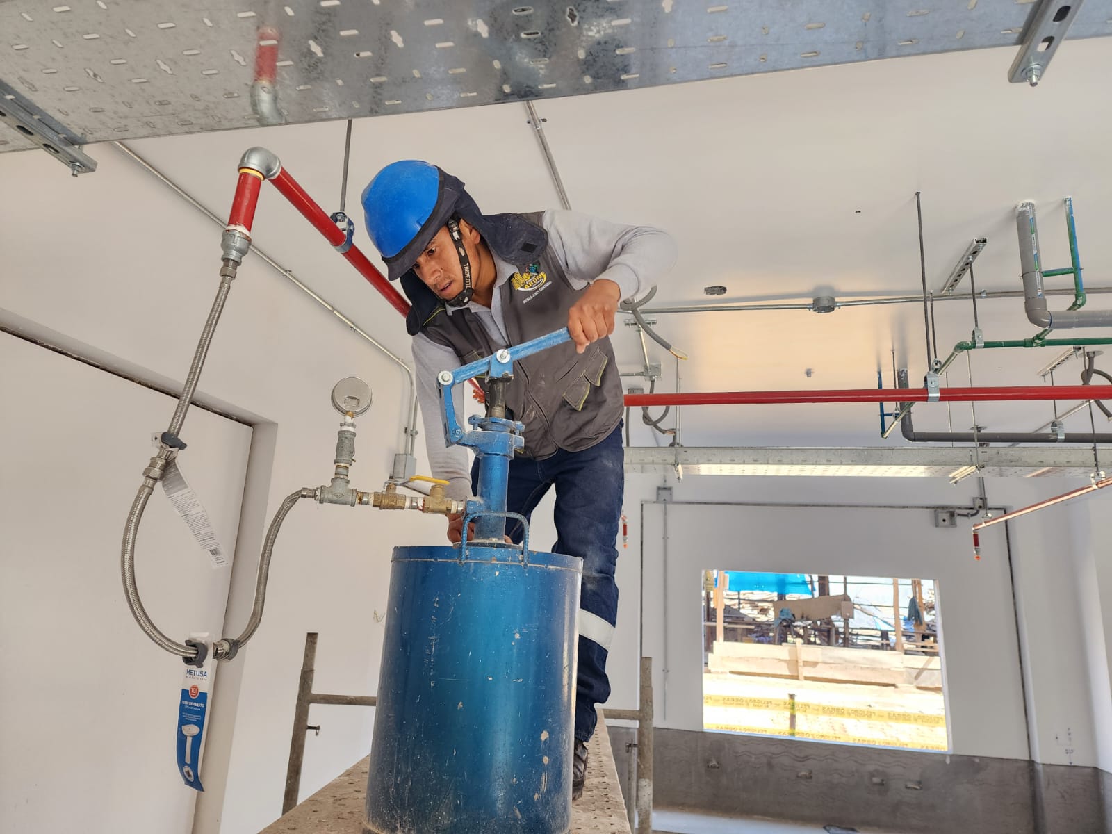 Montaje de válvulas y accesorios en red