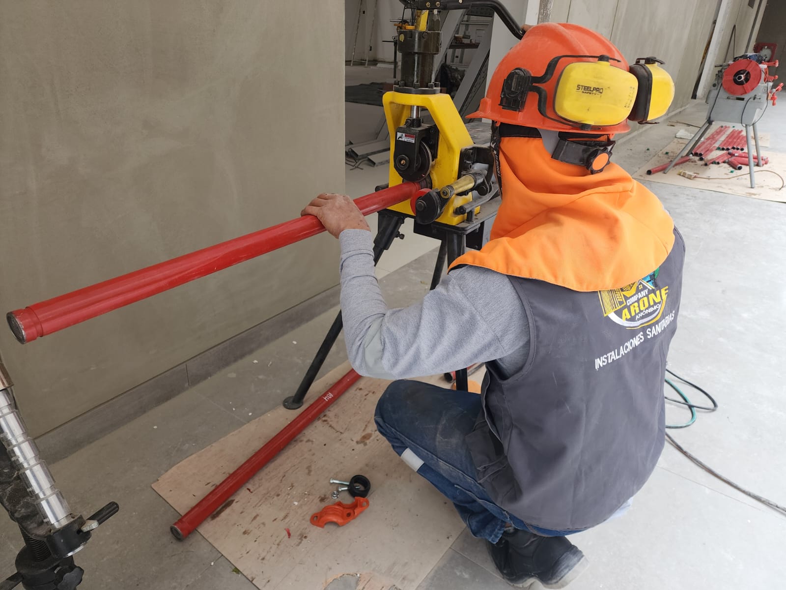 Montaje de válvulas y accesorios en red